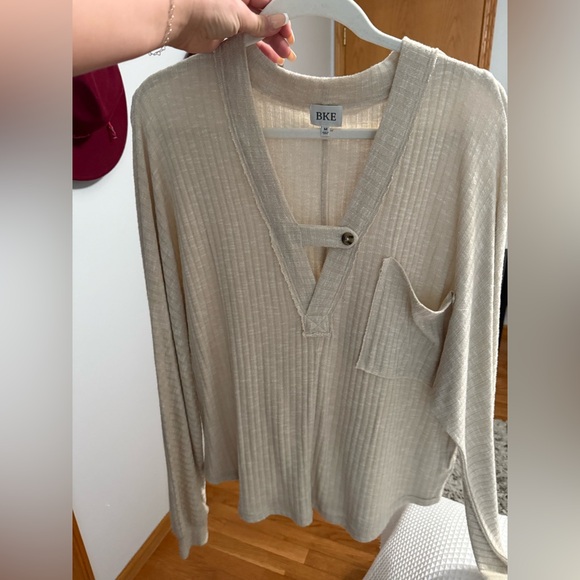 BKE Tops - BKE Beige Knit Long sleeve Blouse Medium
